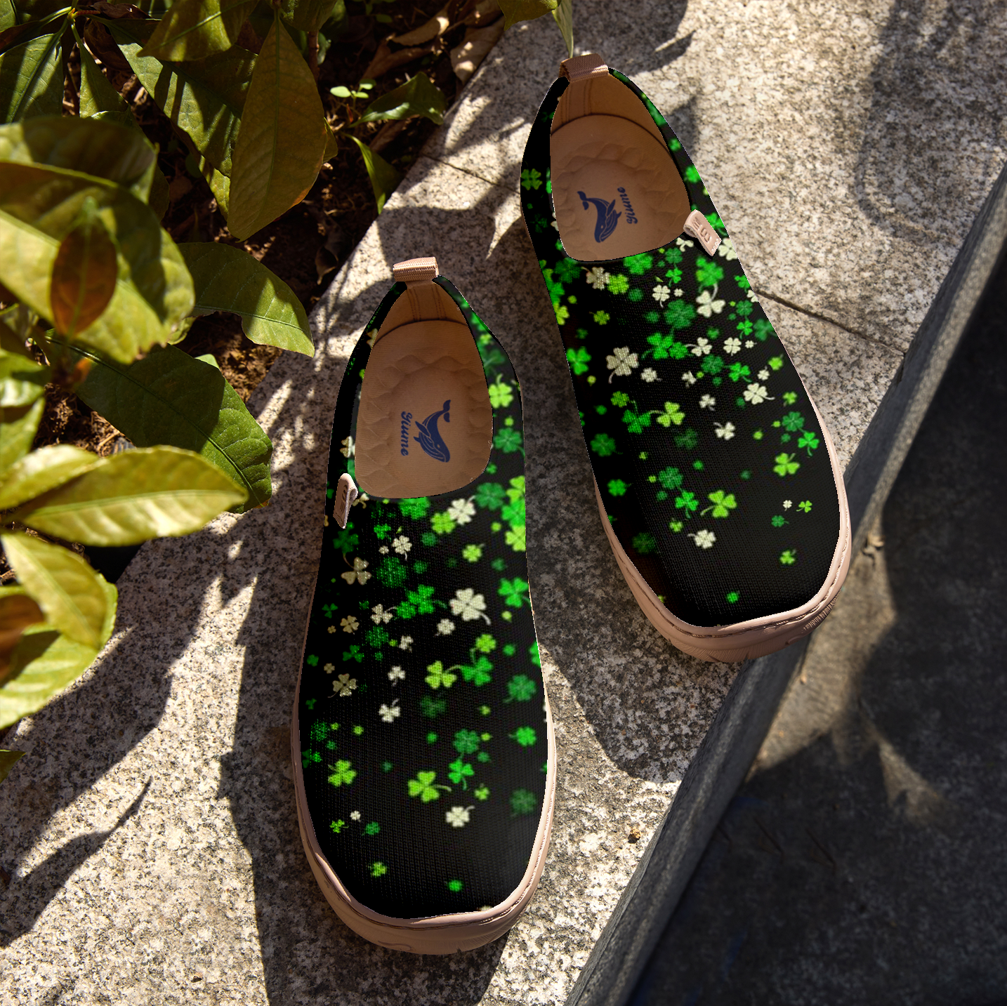 Yiume Women's Art Slip-on lässig Canvas Schuhe St. Patrick's Day Clover Black Malt, 100% Baumwollheiligen Patrick's Day Shamrock