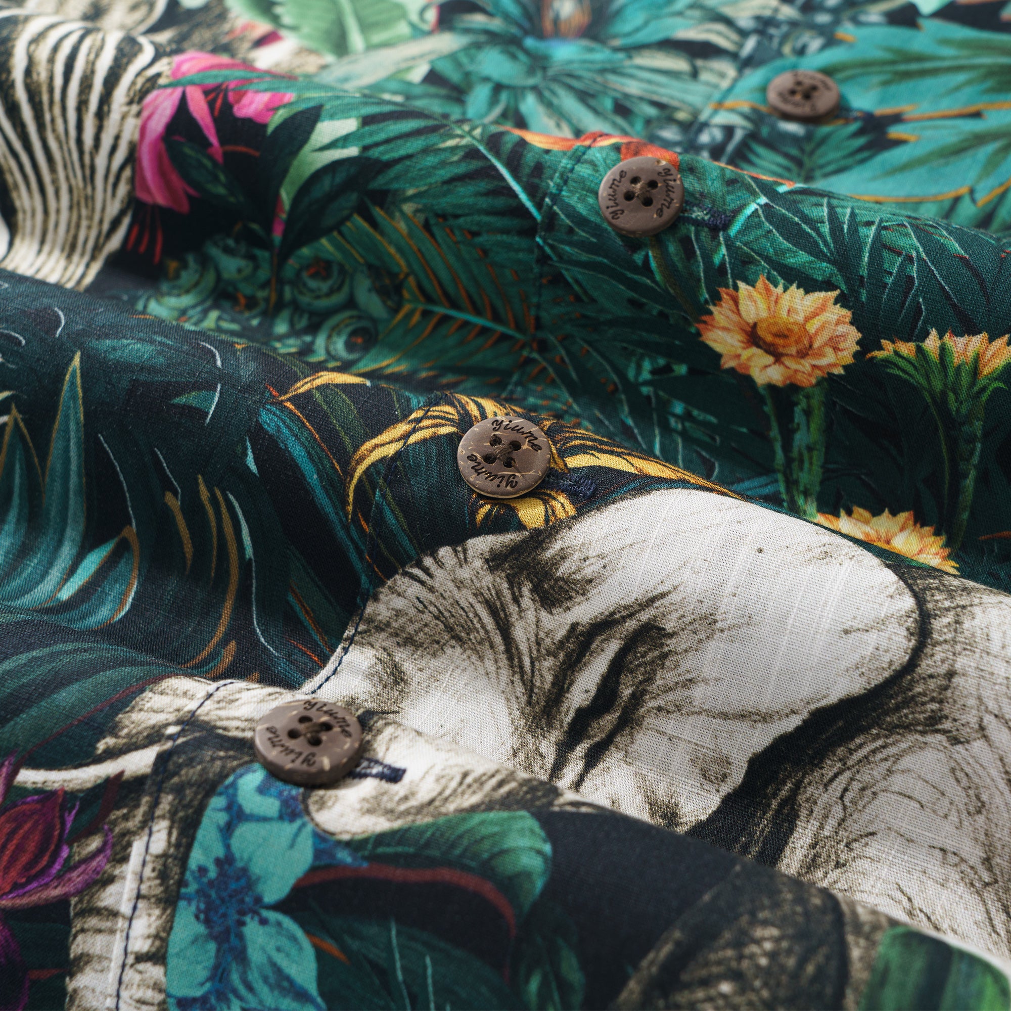 Jungle Enchantment Menagerie Chemise Aloha Hawaïenne à Manches Courtes en Coton 100% pour Hommes avec Col Camp