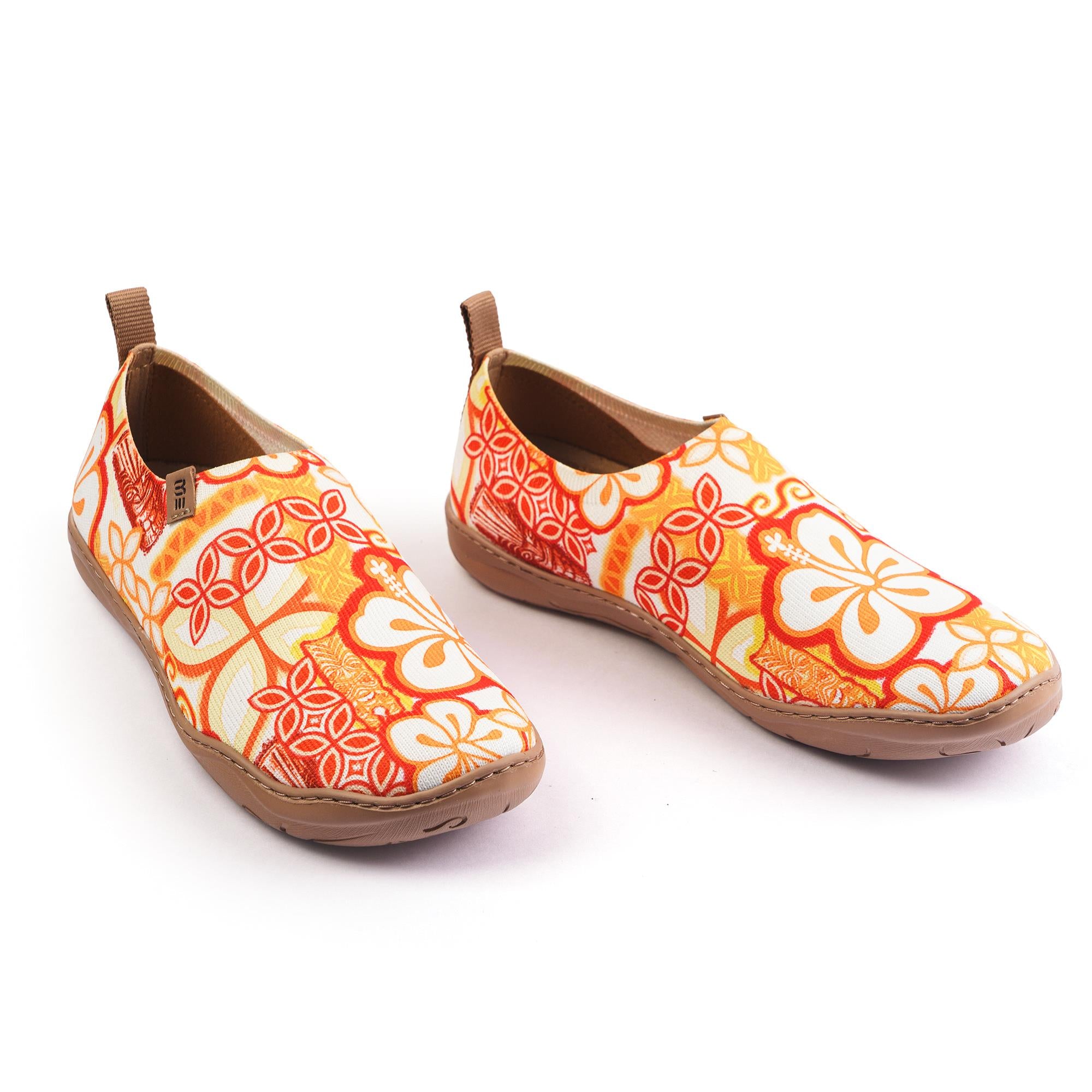 Tiki imprimer des chaussures à enfiler pour femmes par des baskets en toile peinte en tikirob