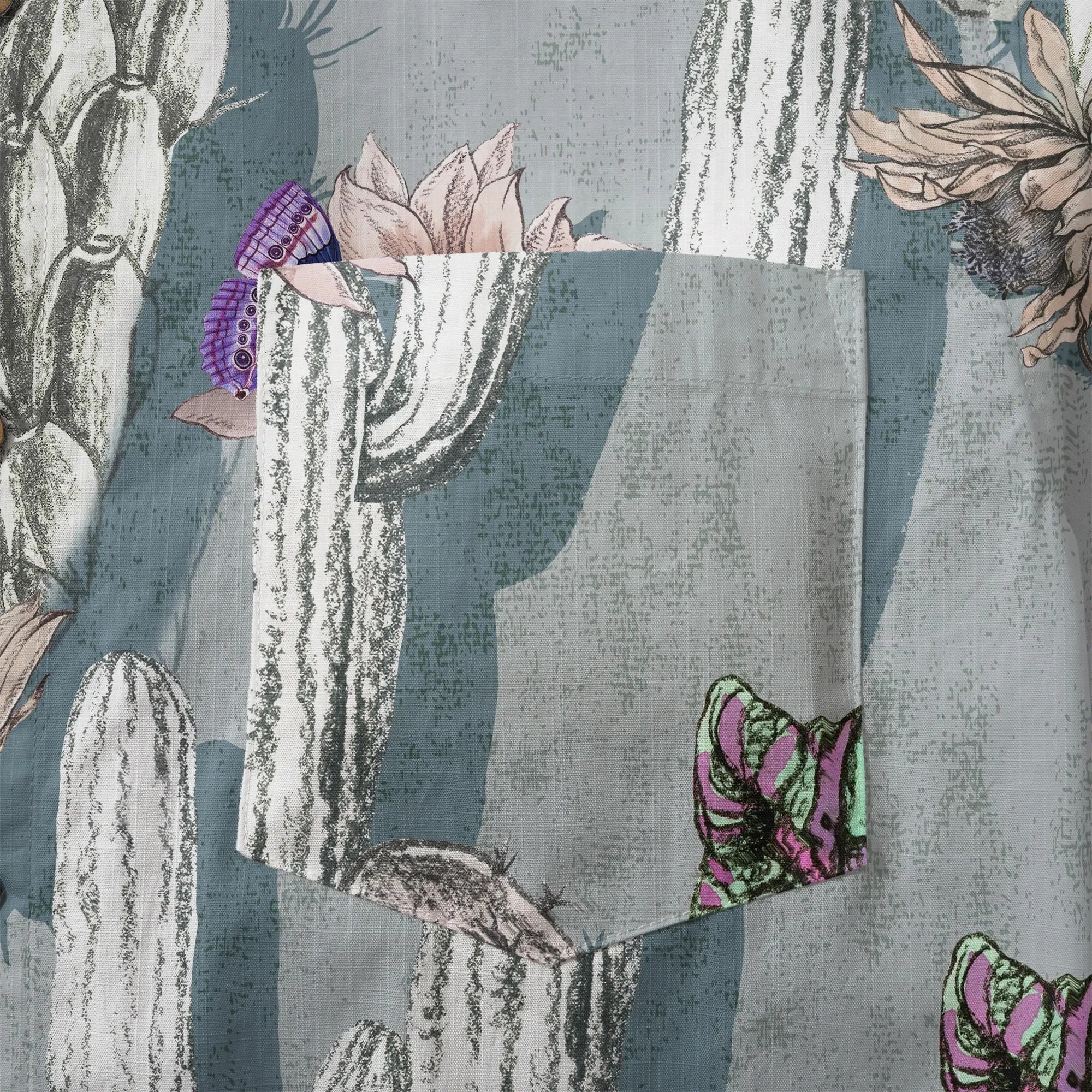 Gray men's shirt with chameleon and cactus design, vacation wear