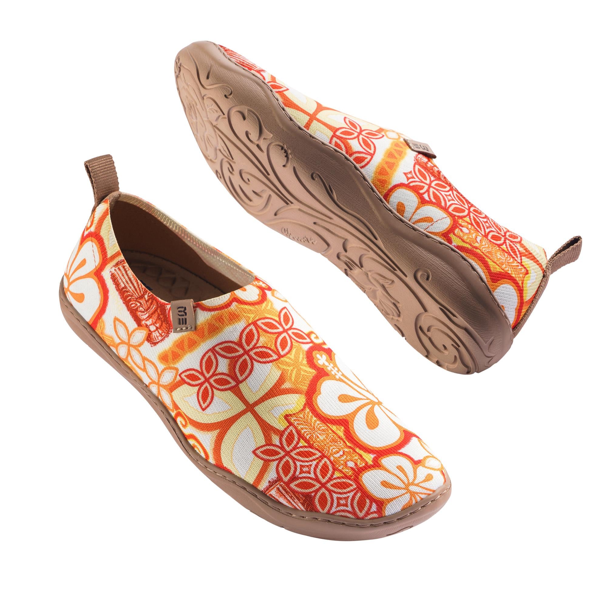 Tiki imprimer des chaussures à enfiler pour femmes par des baskets en toile peinte en tikirob