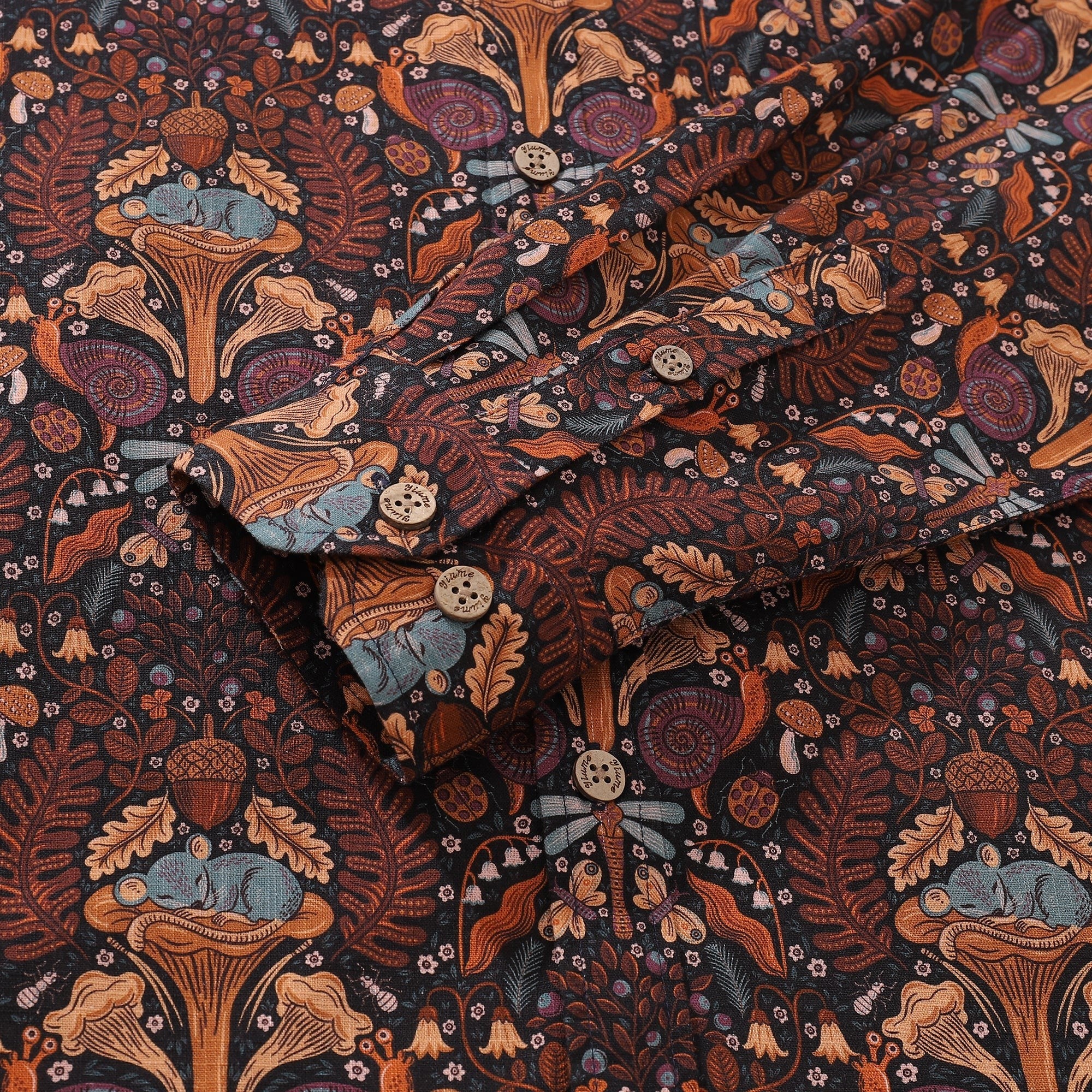 Chemise hawaïenne à manches longues pour homme Chanterelle Forest Naptime par Rebecca Elfast Chemise Aloha en coton à boutons