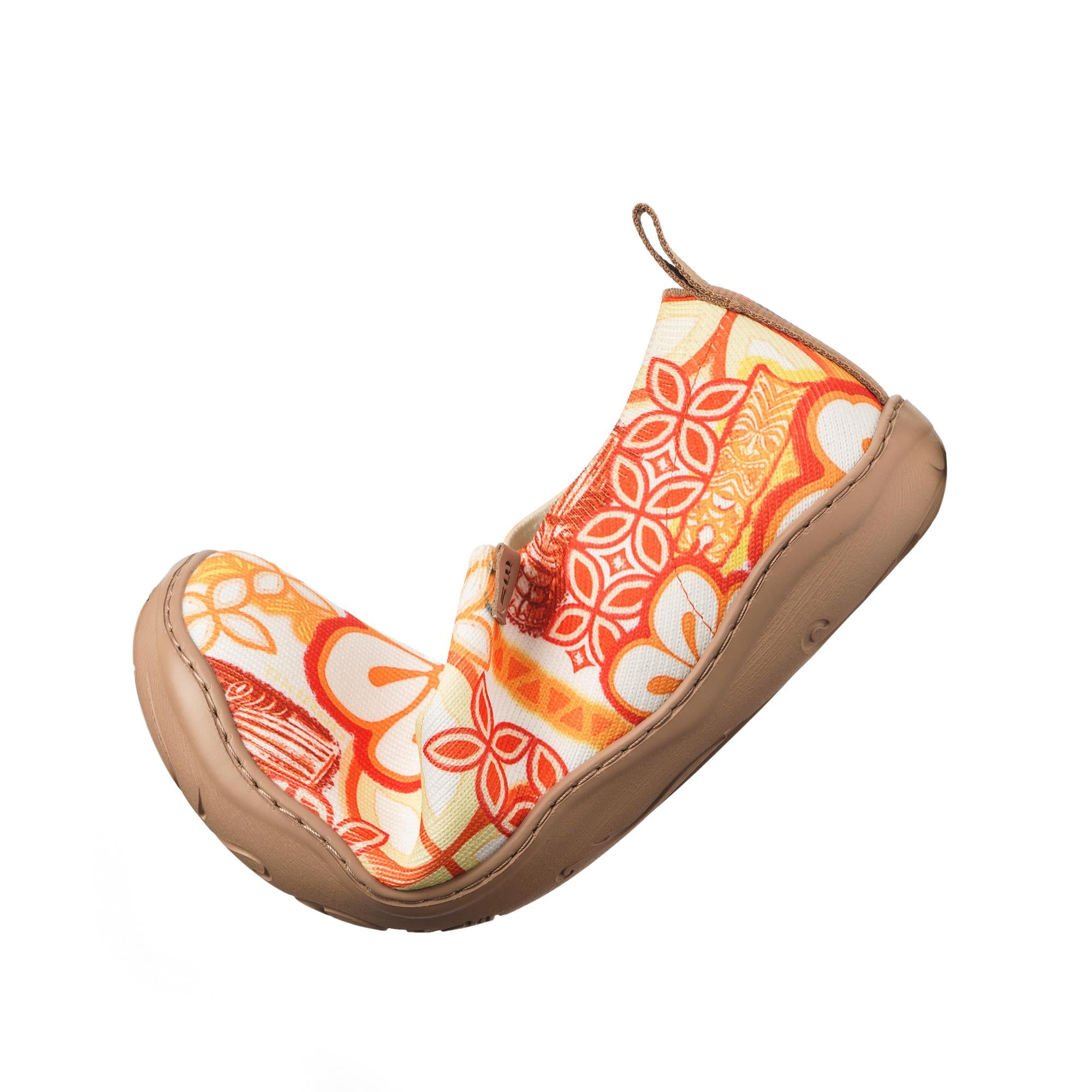 Tiki imprimer des chaussures à enfiler pour femmes par des baskets en toile peinte en tikirob