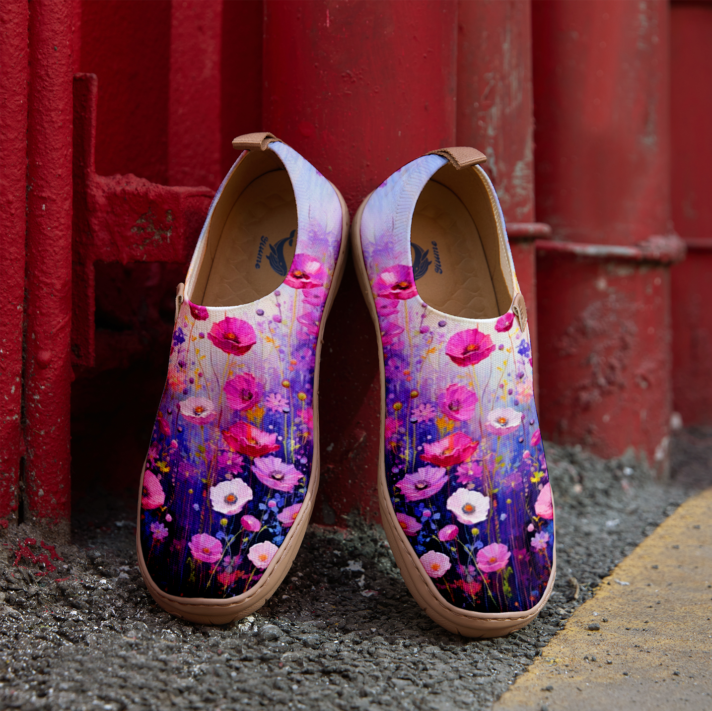 ピンクと紫のワイルドフローラーの女性用靴ラベンダーブルームヒール