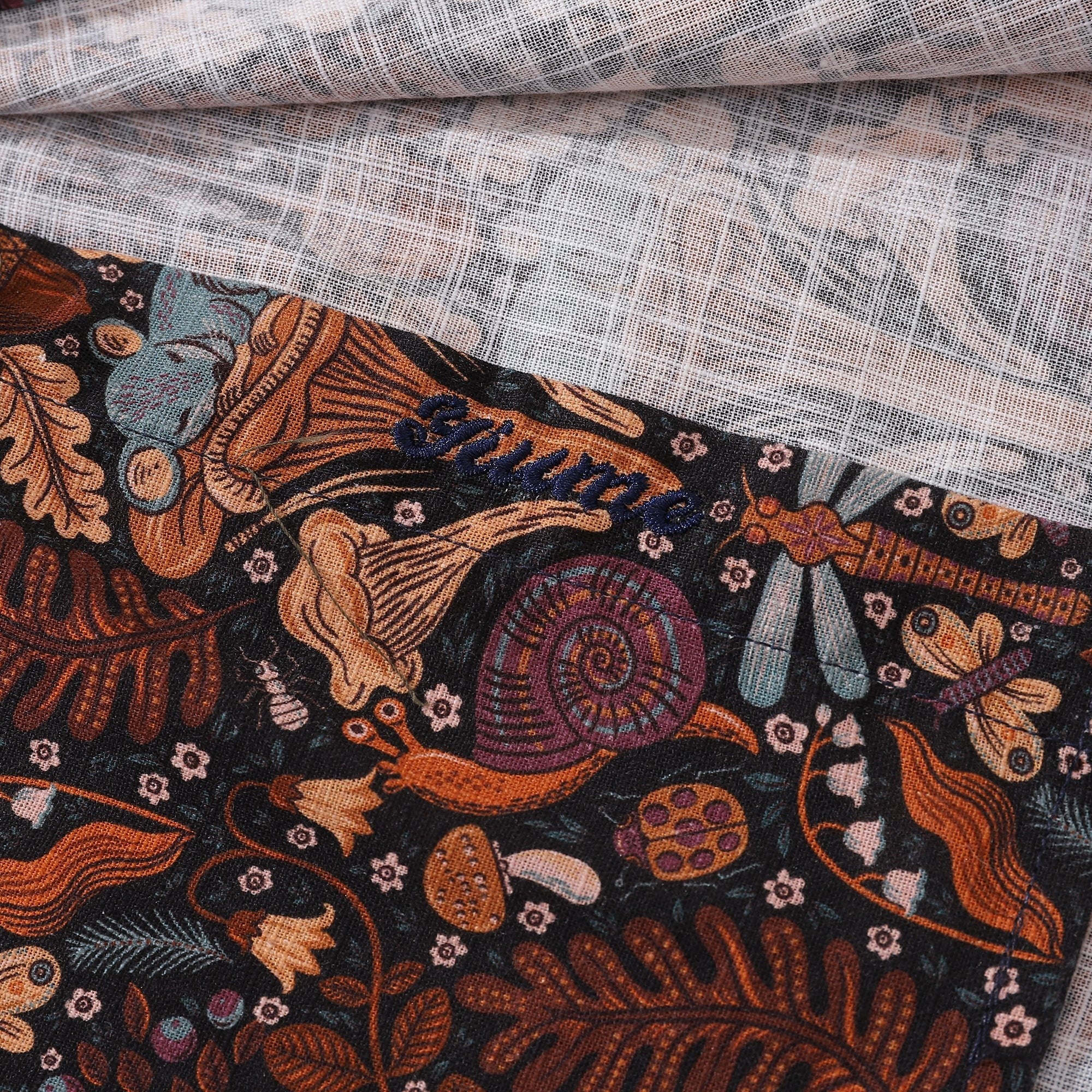 Chemise hawaïenne à manches longues pour homme Chanterelle Forest Naptime par Rebecca Elfast Chemise Aloha en coton à boutons