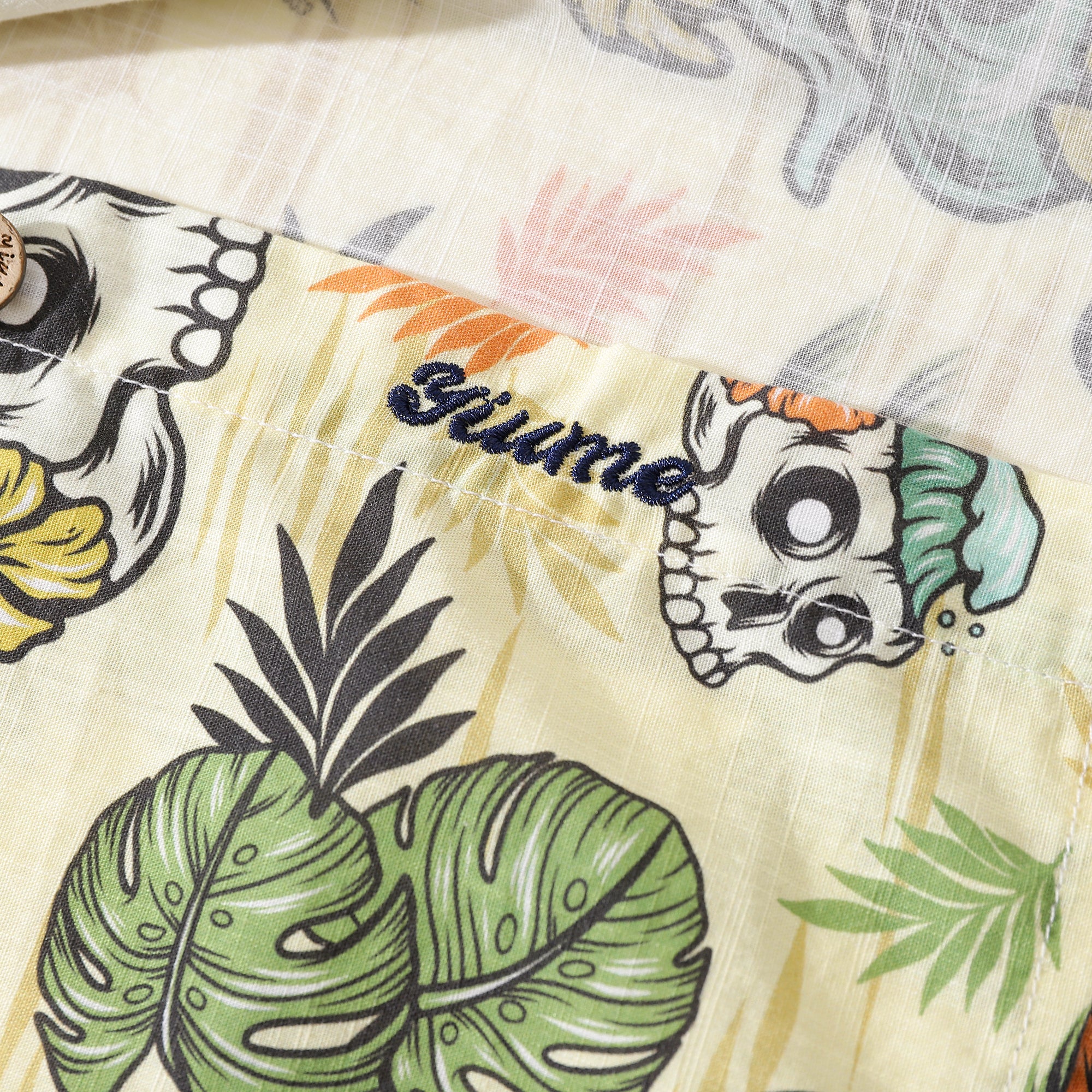Herren-Hawaiihemd „Mystic Tropics Print“ von Loinda Flow Baumwoll-Button-Down-Langarm-Aloha-Hemd