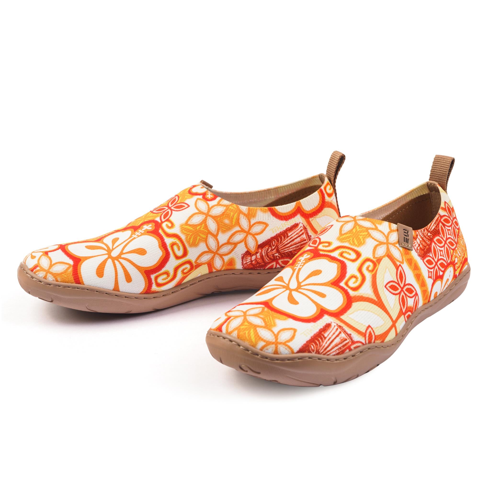 Tiki imprimer des chaussures à enfiler pour femmes par des baskets en toile peinte en tikirob