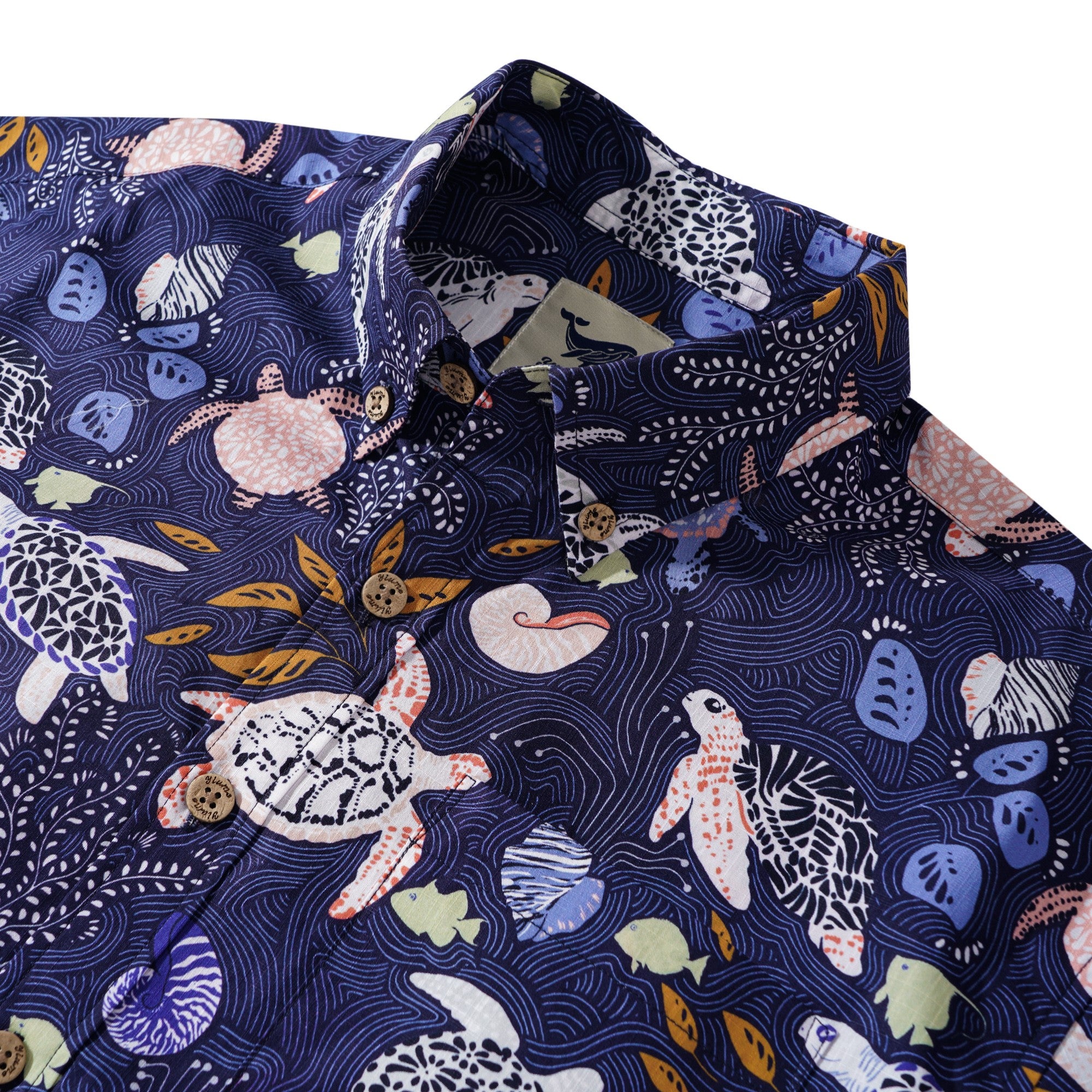 Chemise hawaïenne masculine bouton à manches courtes 100% coton bleu Aloha Happy Sea Turtles Family Navy Blue par Annick