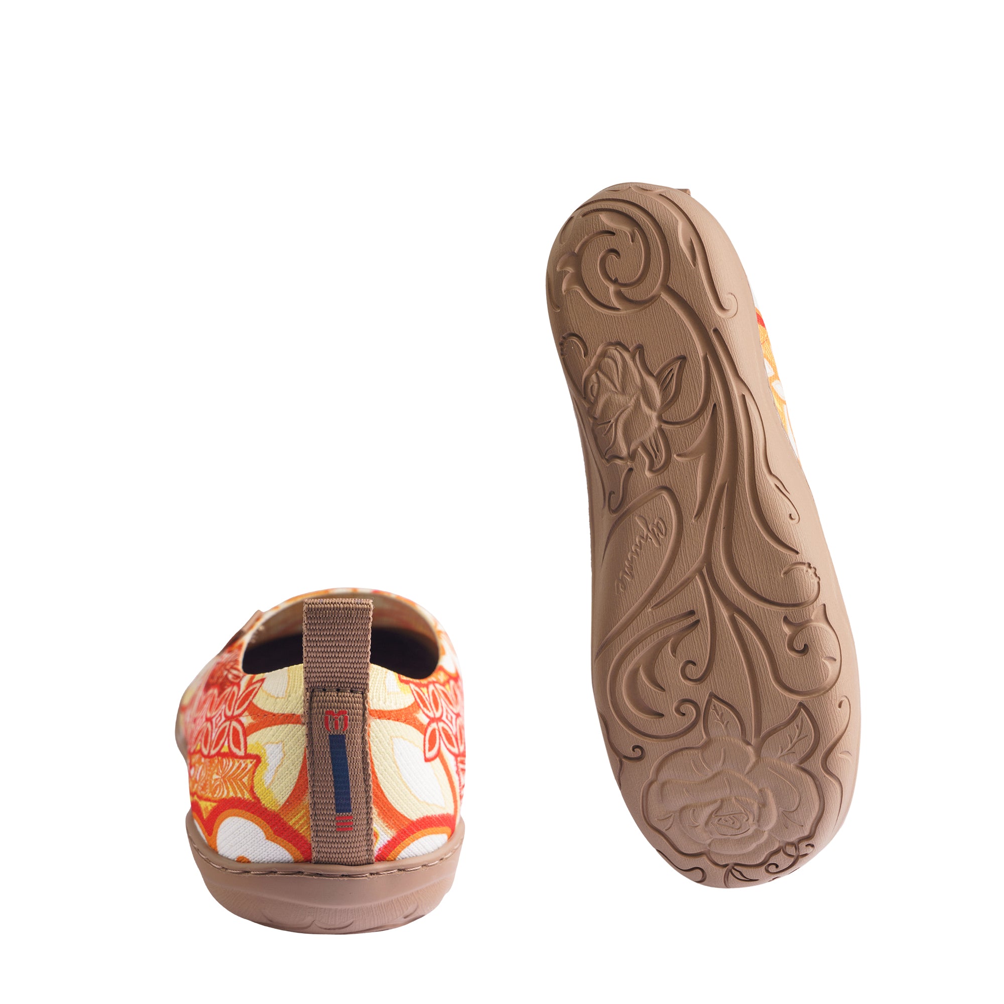 Tiki imprimer des chaussures à enfiler pour femmes par des baskets en toile peinte en tikirob