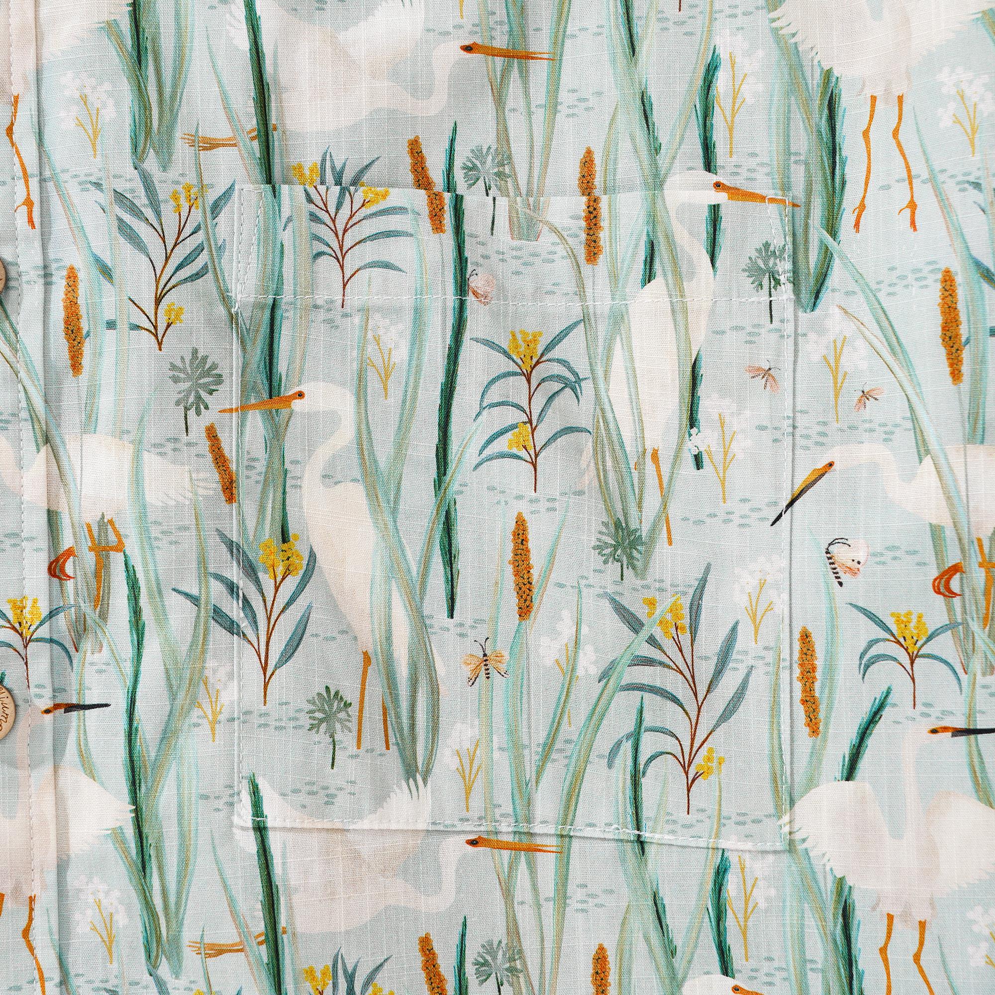 Chemise hawaïenne masculine à manches courtes à manches courtes 100% coton vert aloha oiseaux du billabong par Katherine Quinn